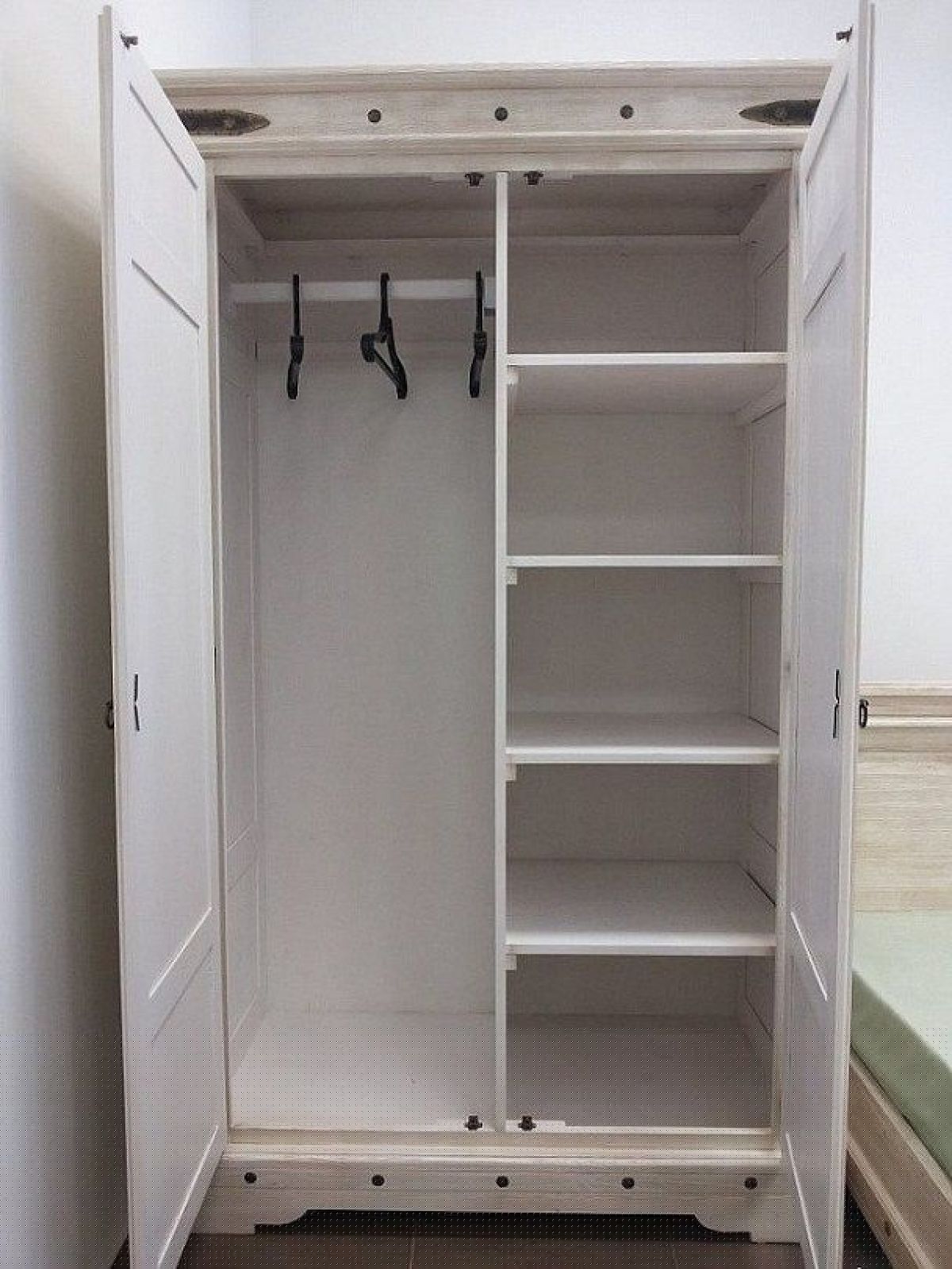 Шкаф для одежды "Викинг 02" массив | фото 6