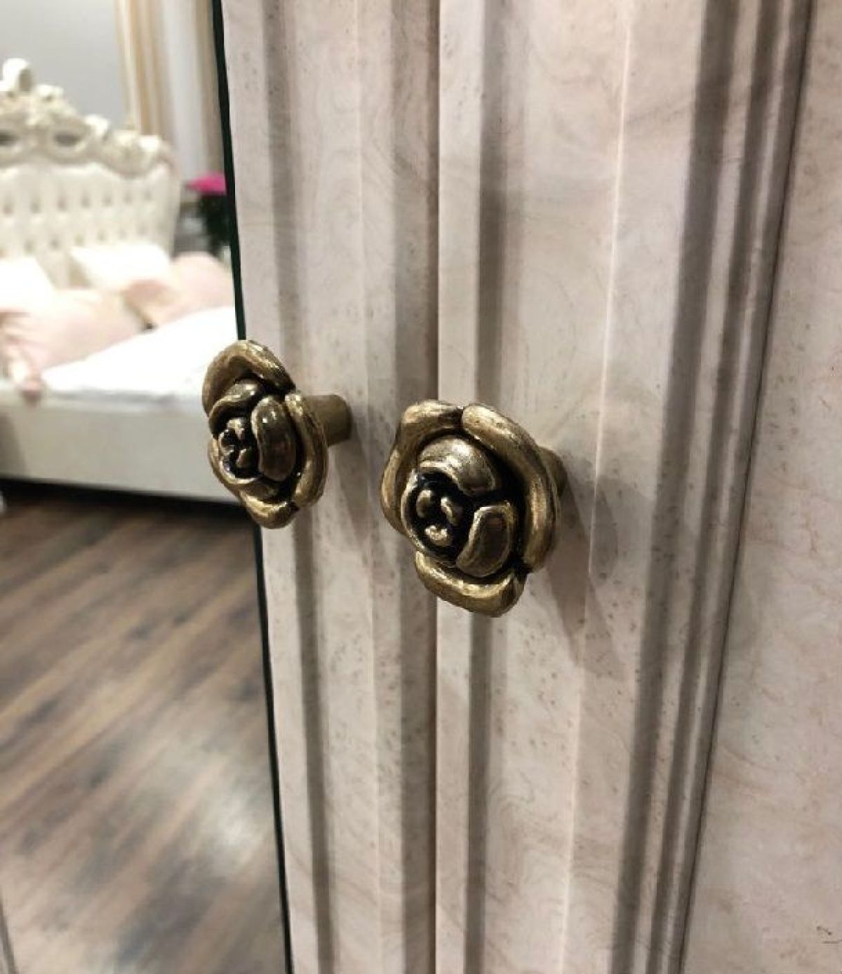 Шкаф 4-х створчатый (1+2+1) с зеркалом Афина (крем корень) | фото 3